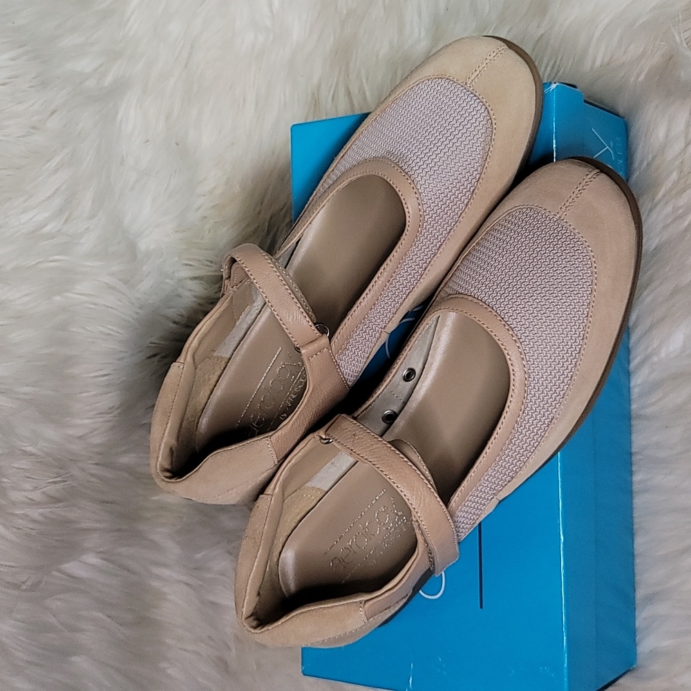 Women's Aerology by Aerosoles, Easy, Natural Leather, US Size 9